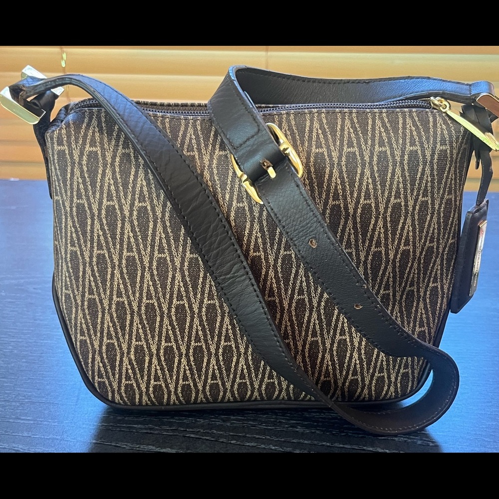 Vintage Adrienne Vittadini Leather shoulder bag